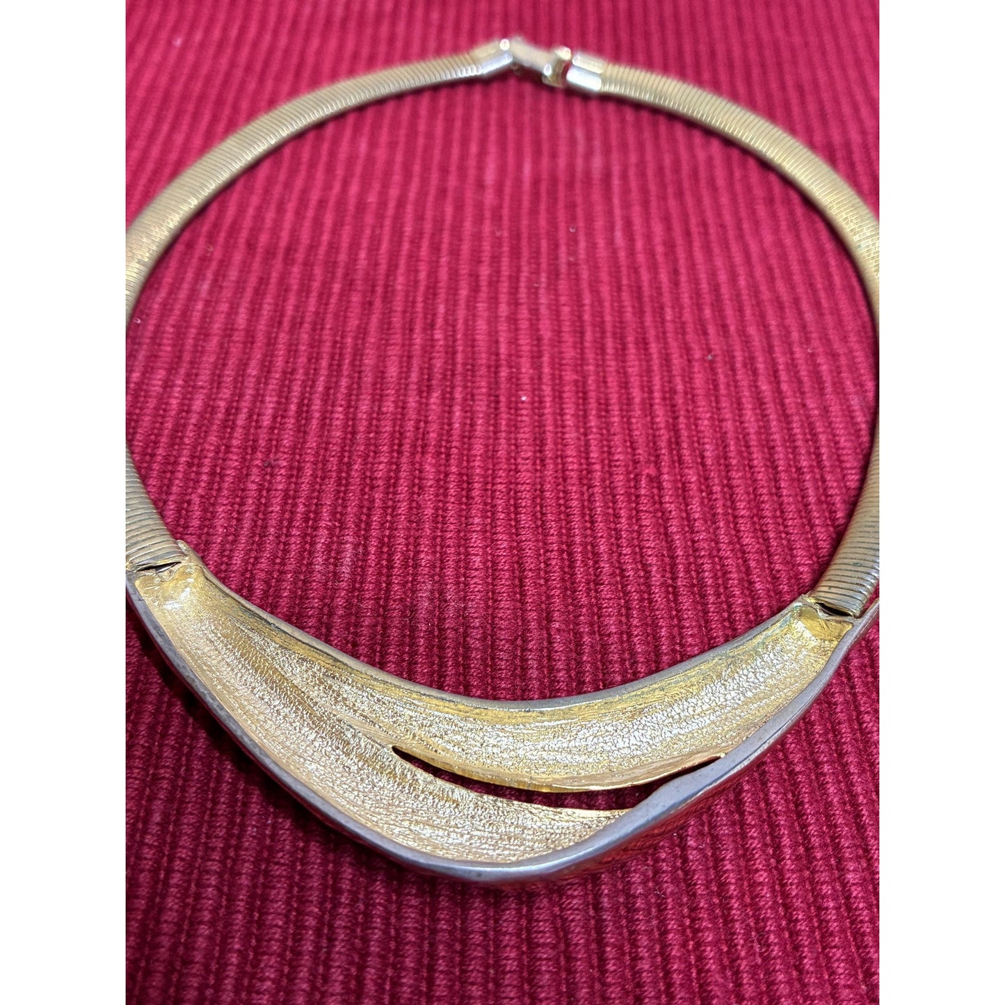 Vintage 1980s Gold Tone Flat Snake Chain Statement Necklace | Faceted Modernist Collar 17”