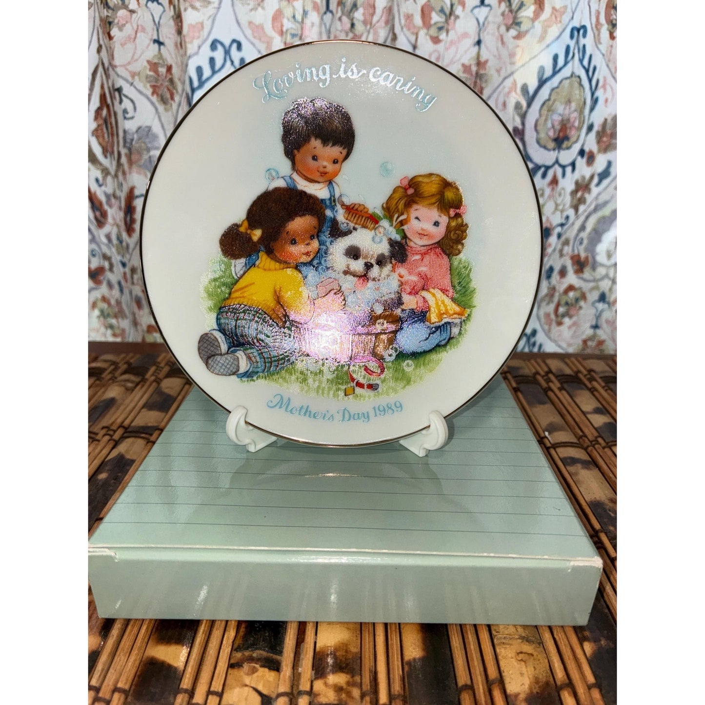 Avon 1989 Mother’s Day Plate “Loving Is Caring” w/ Box – Children & Puppy Scene Collectible