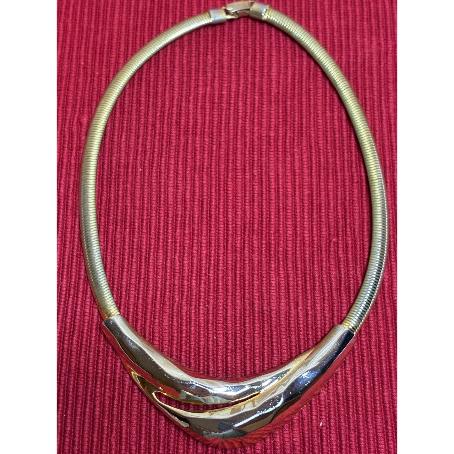 Vintage 1980s Gold Tone Flat Snake Chain Statement Necklace | Faceted Modernist Collar 17”
