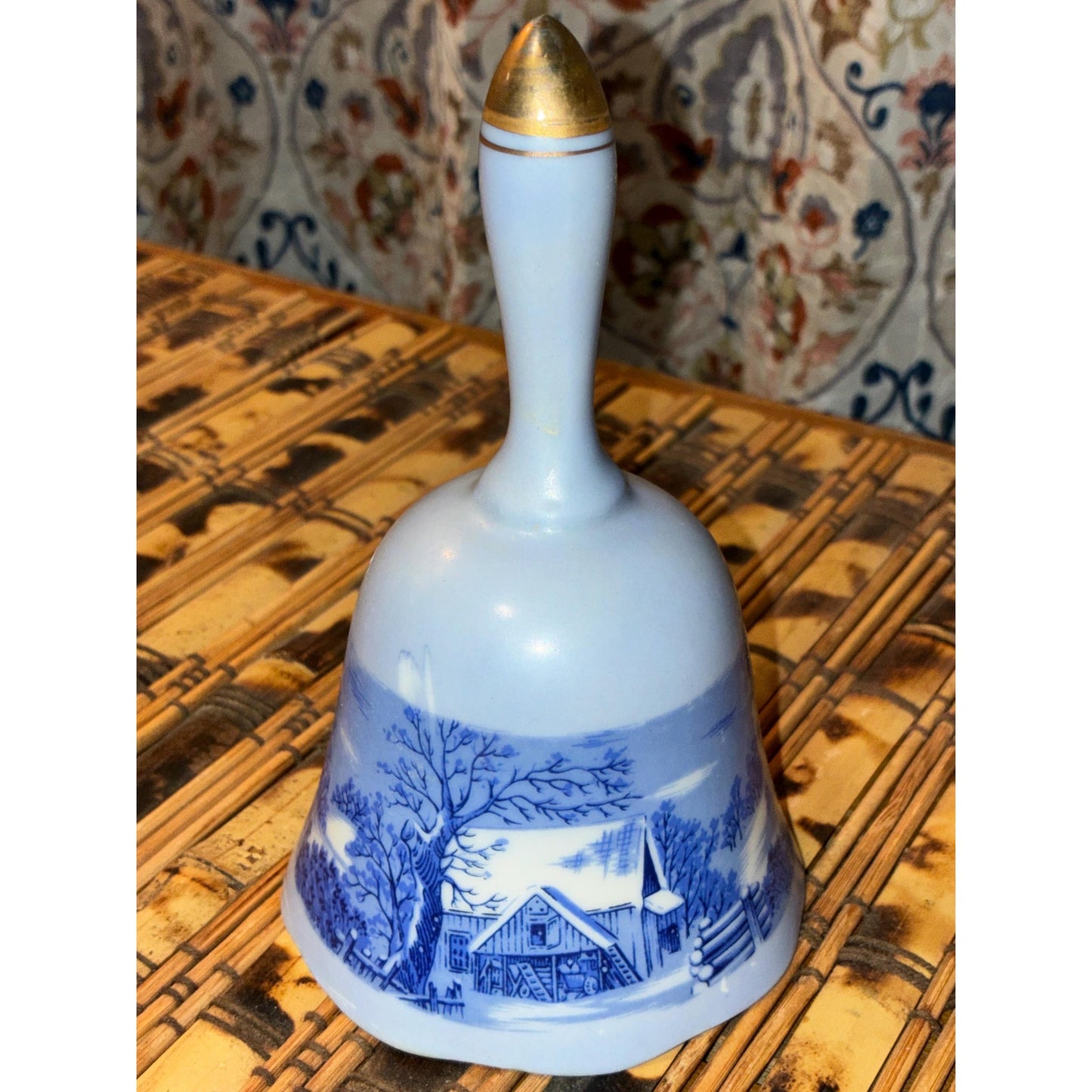 1976 Currier & Ives Bell – American Treasury Limited Edition – Winter Scene Porcelain Bell