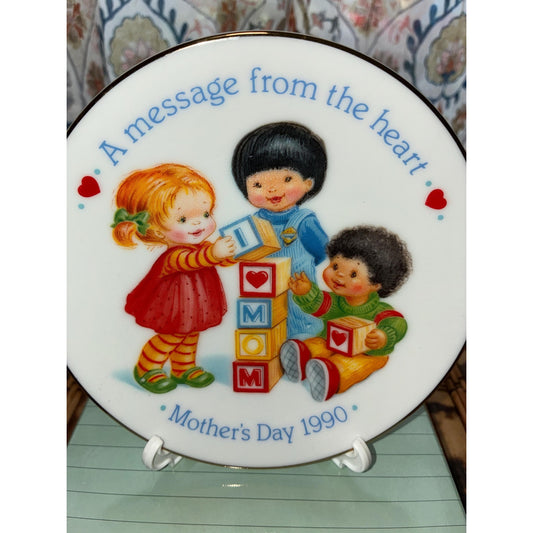 Avon 1990 Mother’s Day Mini Plate “A Message from the Heart” – 5” Collectible w/ Box